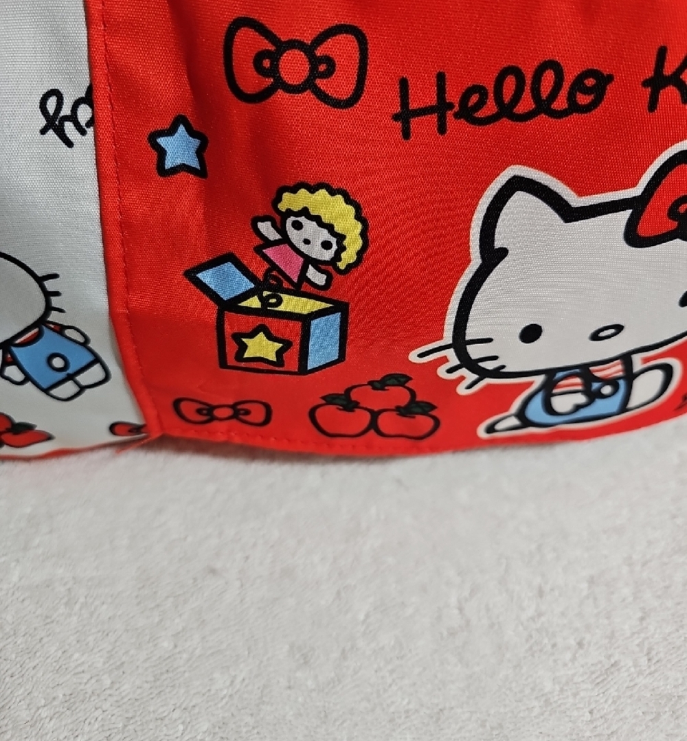 New Sanrio Genuine 2 Pcs Hello Kitty Foldable Duffle Bag and Pouch - Picture 12 of 13